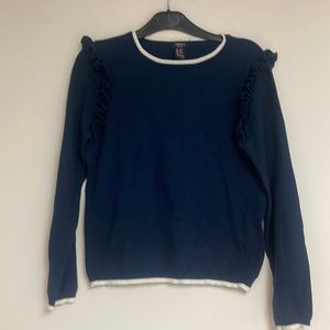 Forever 21 sweater for girls size 11/12. Excellent condition.